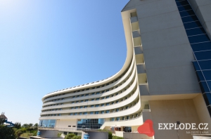 Delphin Imperial zvenku