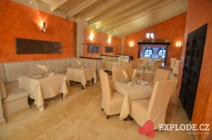 A la carte restaurace