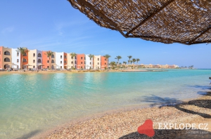 Pláž u hotelu Arabia Azur