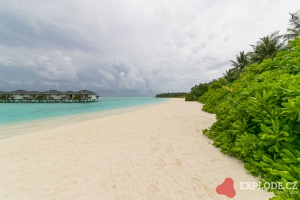 Pláž na ostrově Nalaguraidhoo - Sun Island Resort